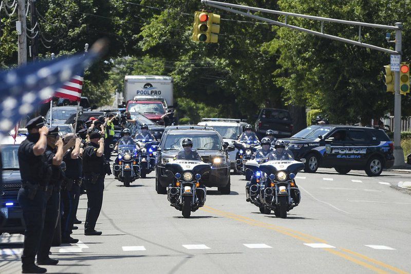 Popular veteran police officer killed in off-duty crash